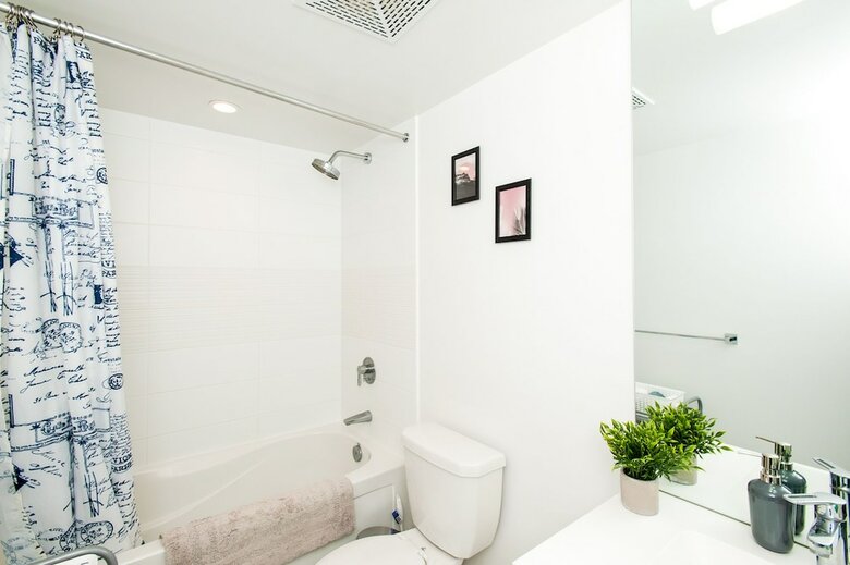 Gorgeous Luxury Condos Near The Cn Tower