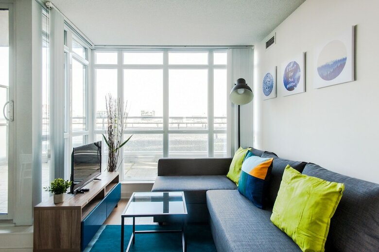 Gorgeous Luxury Condos Near The Cn Tower