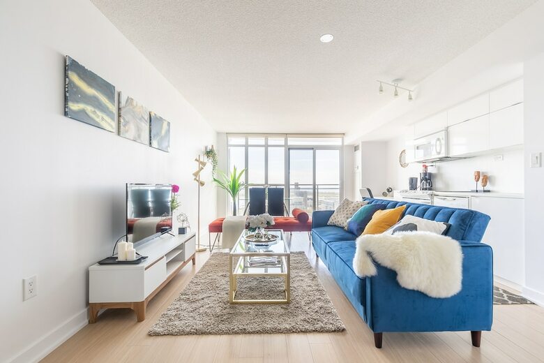 Gorgeous Luxury Condos Near The Cn Tower