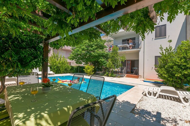 Apartments Ljiljana