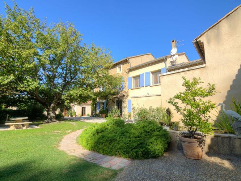 Holiday Home Mas De La Roque Althen Les Paluds