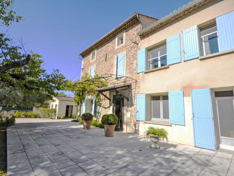 Holiday Home Mas De La Roque Althen Les Paluds