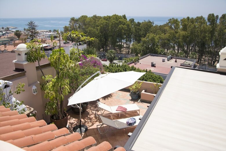 Apartamentos Living4malaga Ba�os Del Carmen