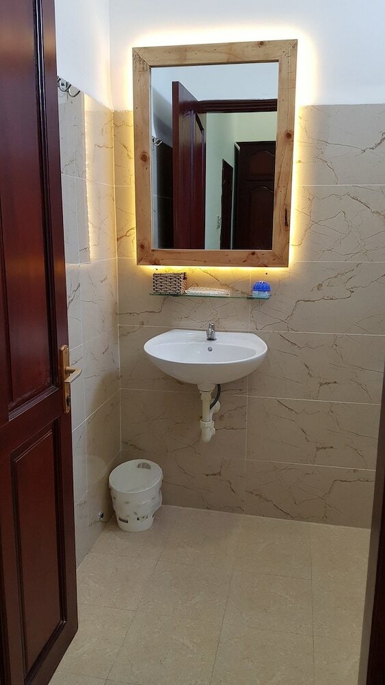 Hostal White House Hostel
