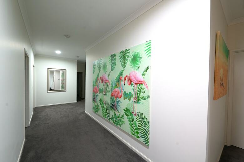 Luxury 9 Brm House In Melbourne