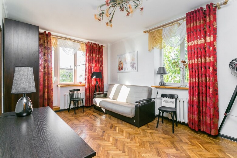 Apartment On Bolshoy Kondratievskiy 4
