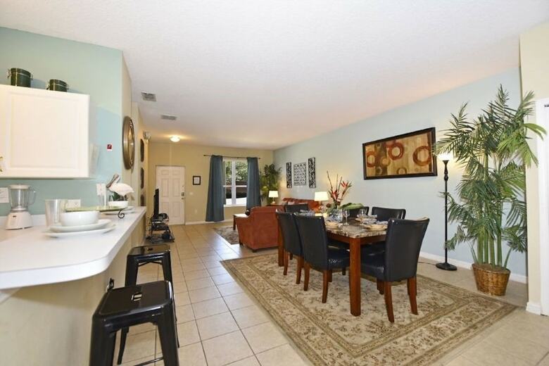 Spacious 3-bed Condo Just 2 Miles To Disney Sun Lake