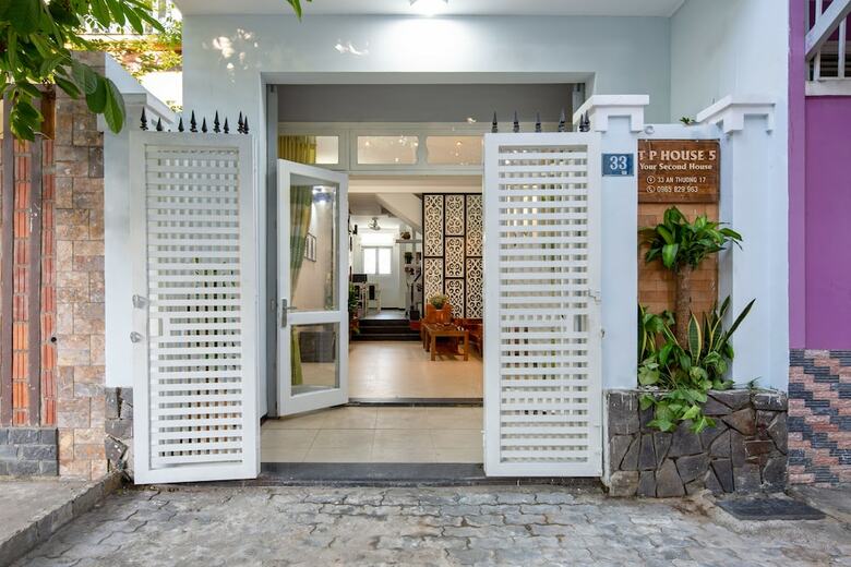 Aparthotel T P House 5