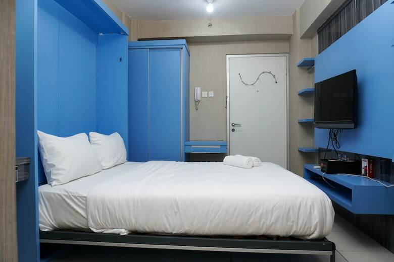 Blue Studio Apartment At Green Bay Pluit