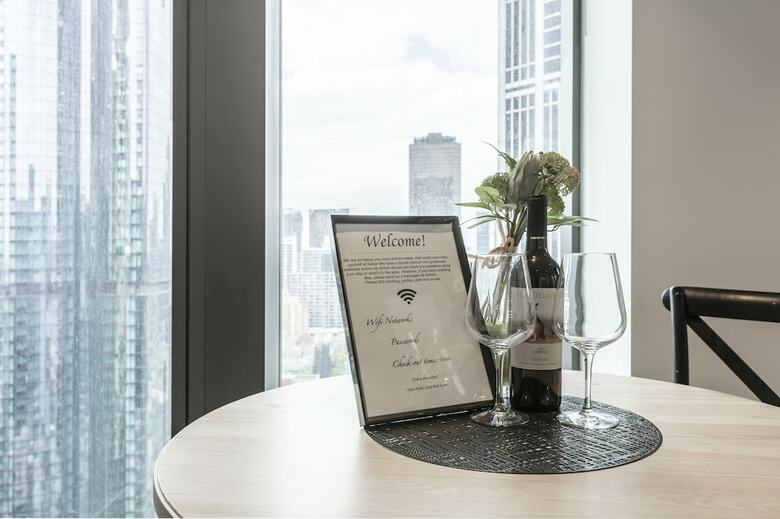 Trendy Melbourne 2 Bedroom Apartment By Bnb Pro