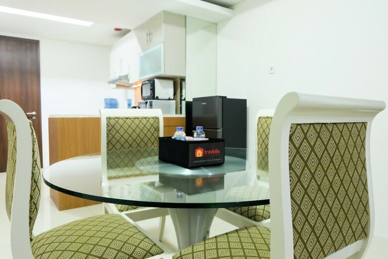 Cozy And Elegant 2br Kemang Village Apartment