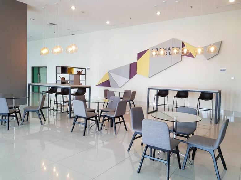 Lavish Studio Apartment With Mall Access At Supermall Mansion