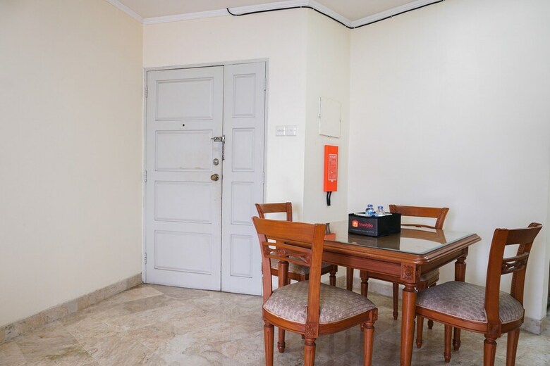 The Classic 2br Beverly Tower Apartment