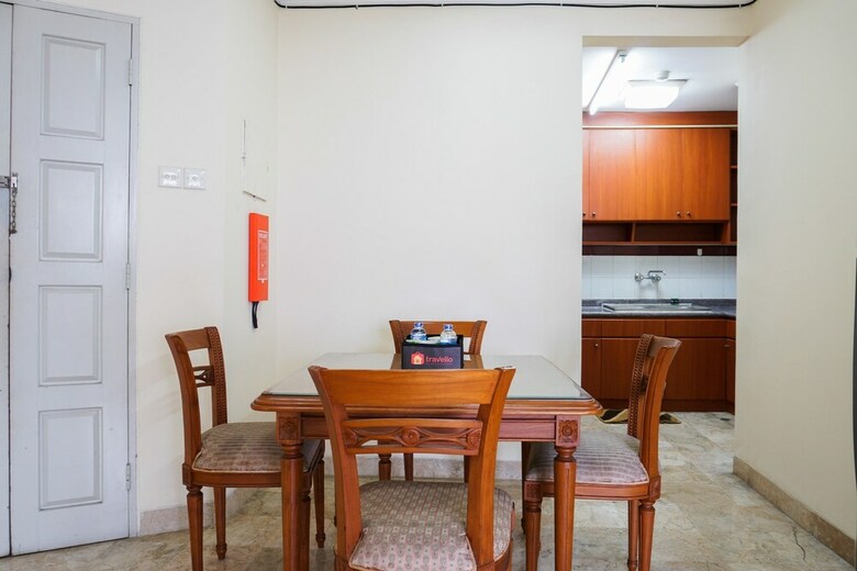 The Classic 2br Beverly Tower Apartment