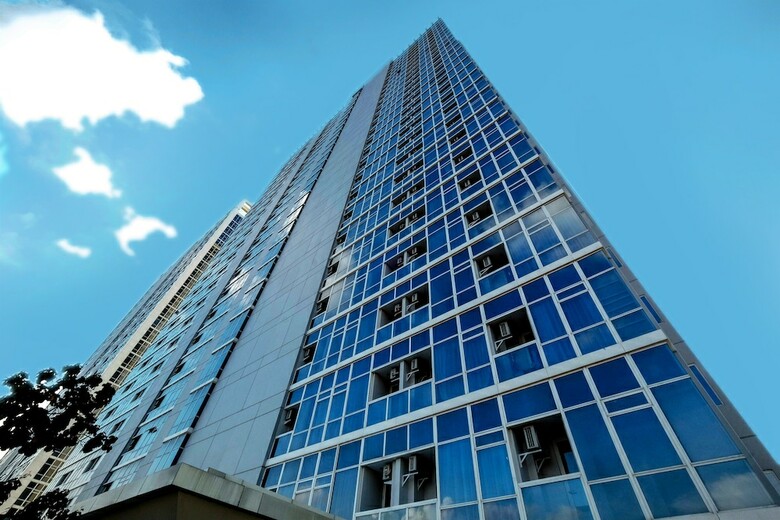 Simply Modern Studio Menteng Park Apartment