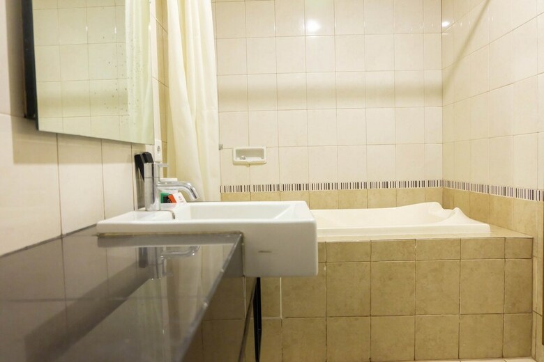 Spacious 3br Apartment At Sahid Sudirman Residence