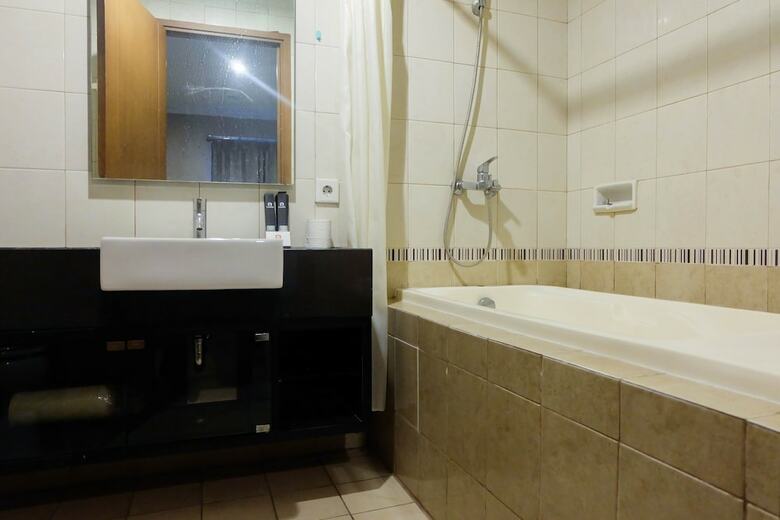 Spacious 3br Apartment At Sahid Sudirman Residence