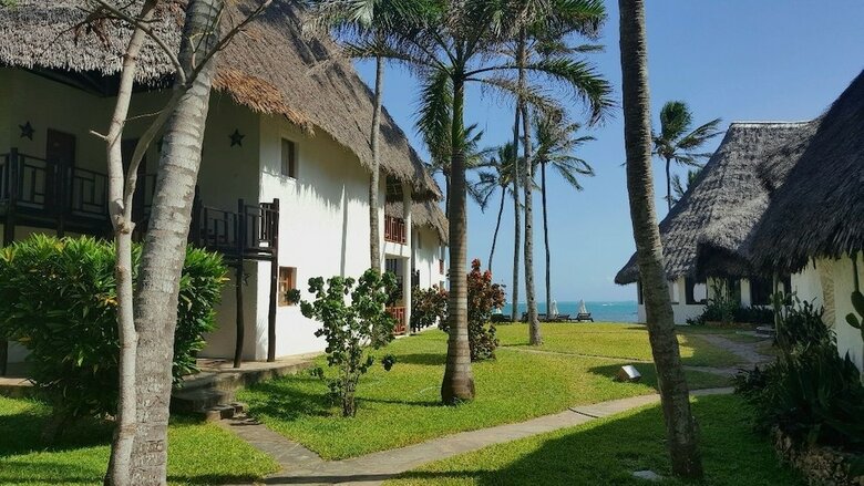 Hotel Blue Bay Village