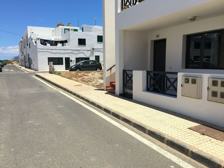Apartamentos Famara Sunshine