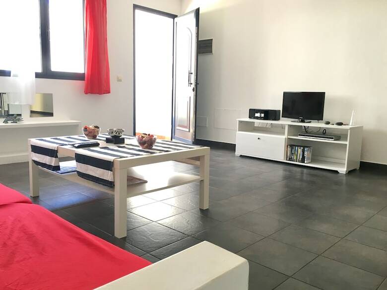 Apartamentos Famara Sunshine