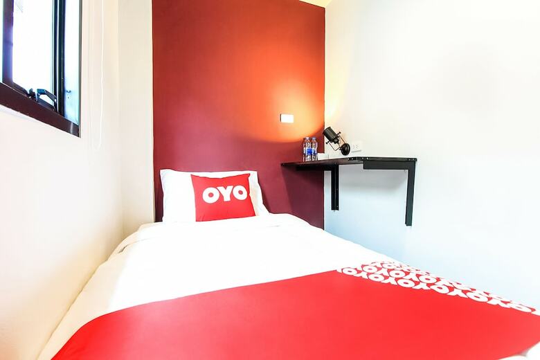 Hotel Oyo 312 Wire Bangkok Hostel Phrakanong