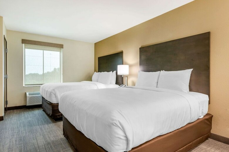 Hotel Comfort Inn & Suites