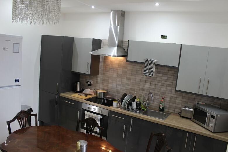 Advo Aparts Guest Hotel Leeds
