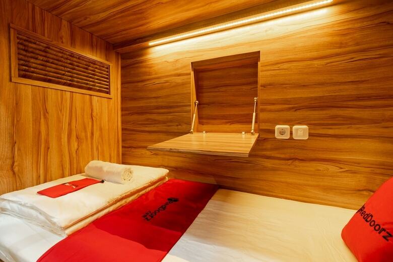 Hostal Reddoorz Plus Near Senayan City