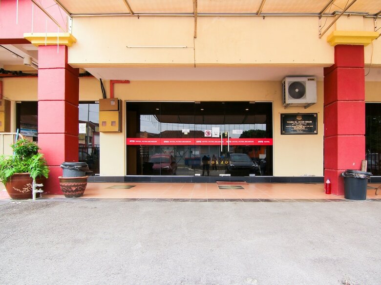 Oyo 11343 Hotel Putra Iskandar