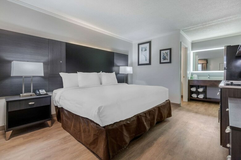 Suburban Extended Stay Hotel At The University