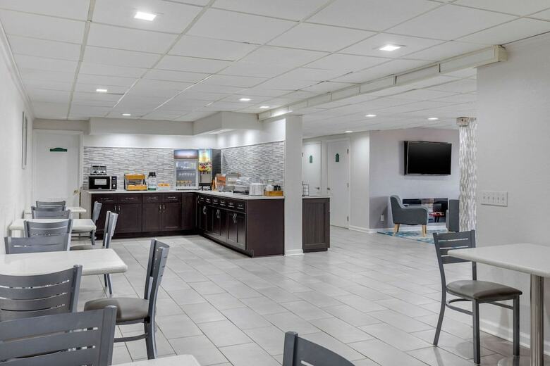 Suburban Extended Stay Hotel At The University
