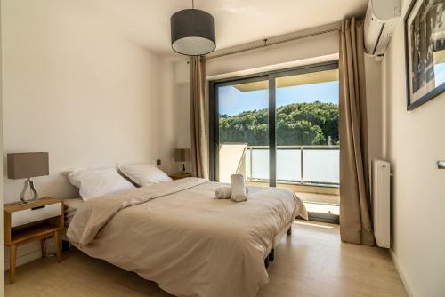 Cannes Apartment Next To La Croisette And Beach