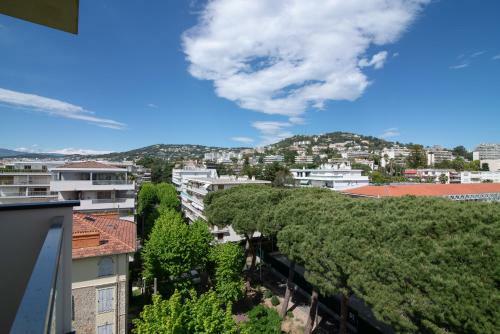 Cannes Apartment Next To La Croisette And Beach