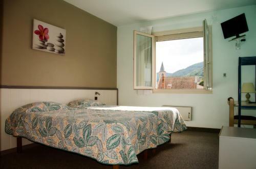 Hotel Les Portes Du Cantal
