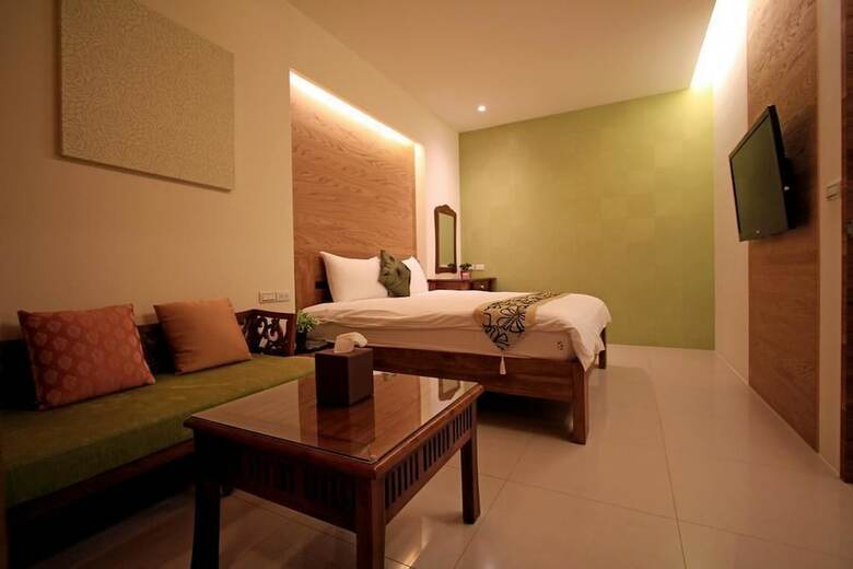 Hotel 572 Happy House
