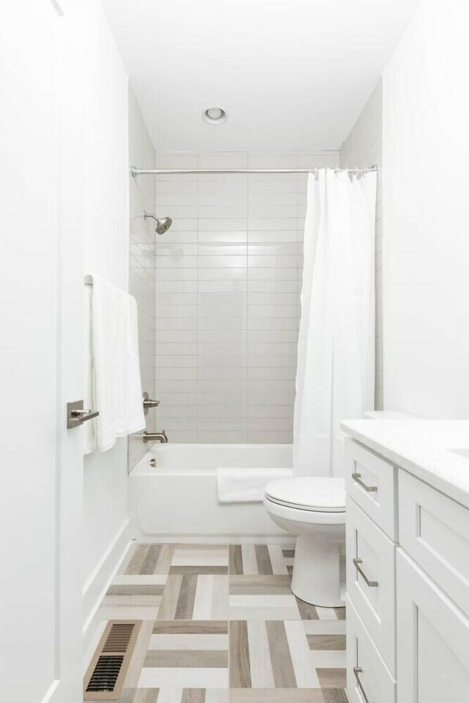 Wonderful 8beds/4ba Home In Nashville