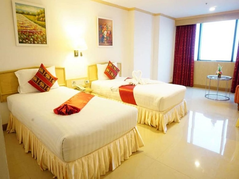Bay Hotel Srinakarin