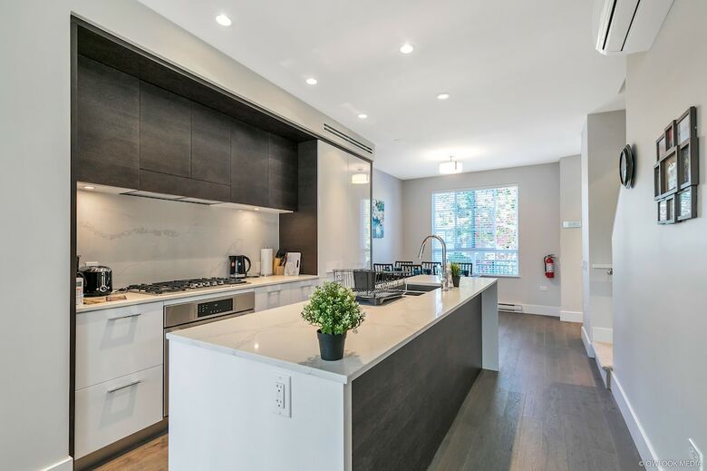 Modern Townhouse At Marine By Elevate Rooms