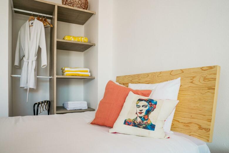 Hotel Dewl Studios & Residences - The Kahlo