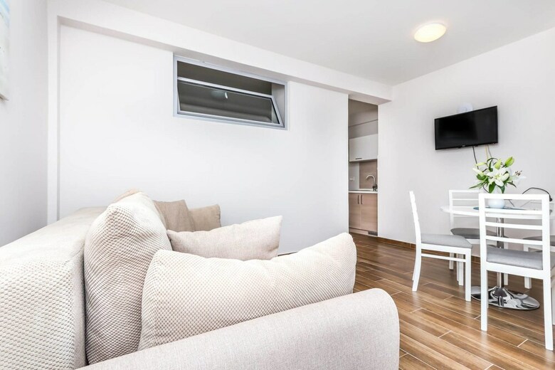 Aparthotel Apartments Maestral