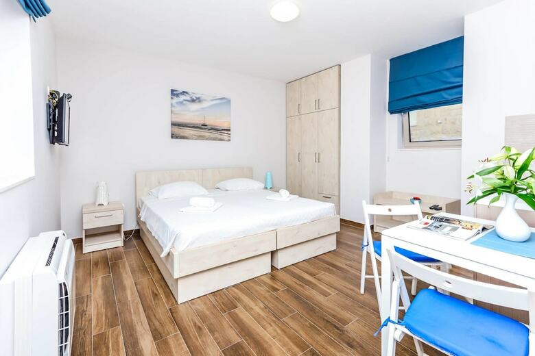 Aparthotel Apartments Maestral