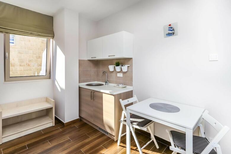 Aparthotel Apartments Maestral