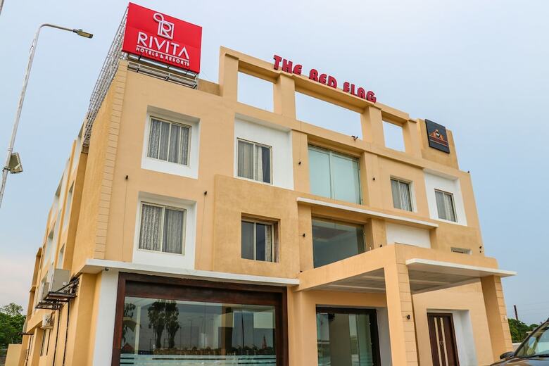 Hotel Rivita The Red Flag