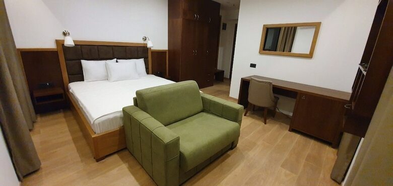 Hotel Plaza Lucice