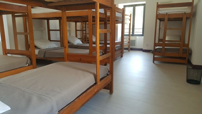 Hostal Hostel Les Terrasses Du Roc