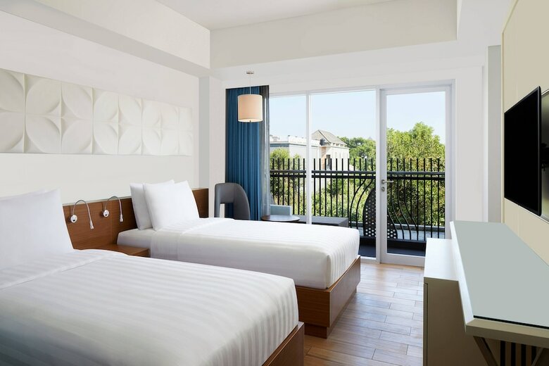 Hotel Fairfield By Marriott Bali Kuta Sunset Road
