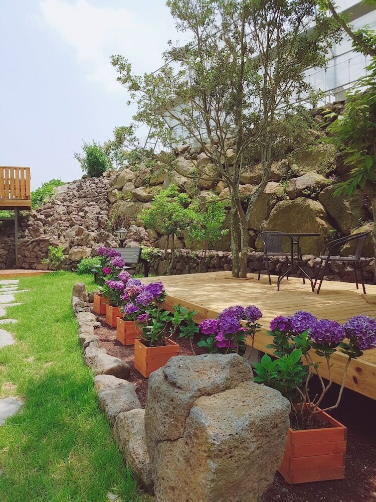 Hotel Bombom Guesthouse