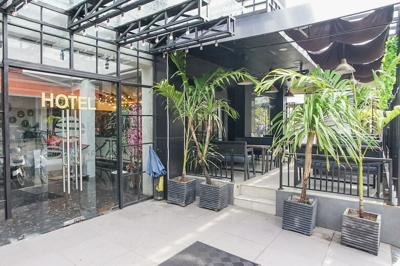 Hotel Sanrina Makassar