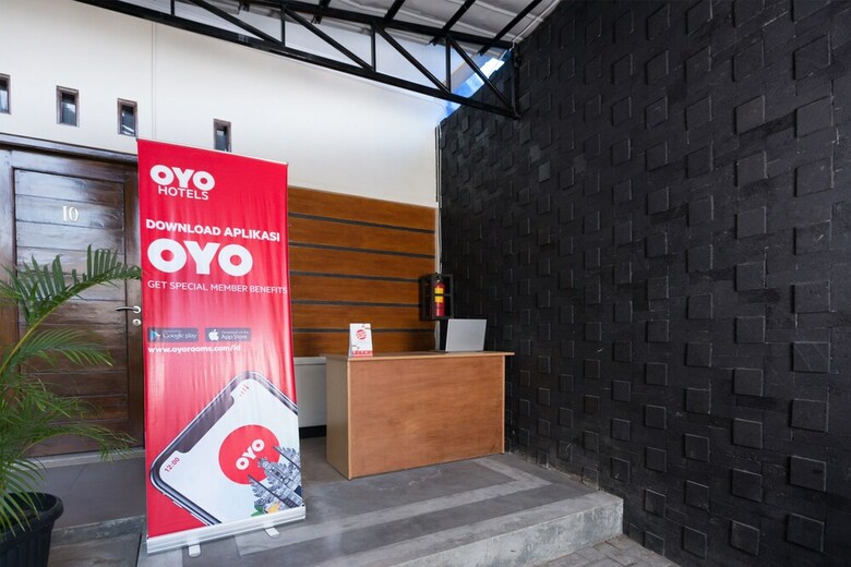 Hostal Oyo 1226 Al Abror Homestay