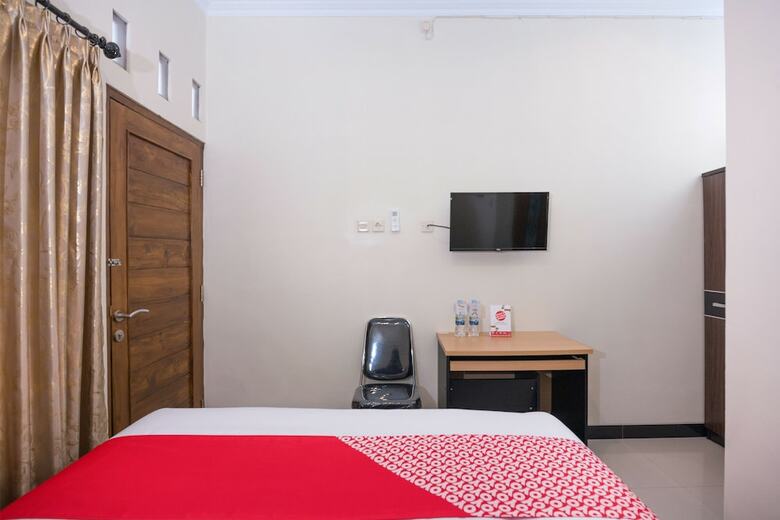 Hostal Oyo 1226 Al Abror Homestay
